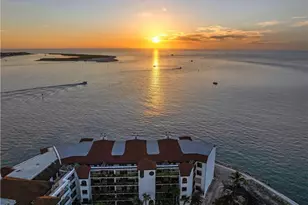 645 La Peninsula Blvd, Naples, FL 34113 - Photo 9