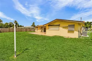 4555 Vinsetta Ave, North Fort Myers, FL 33903 - Photo 23