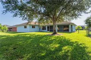 824 SE 3rd Pl, Cape Coral, FL 33990 - Photo 3