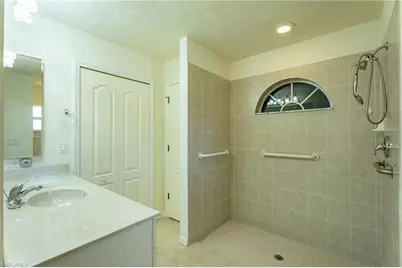 824 SE 3rd Pl, Cape Coral, FL 33990 - Photo 11