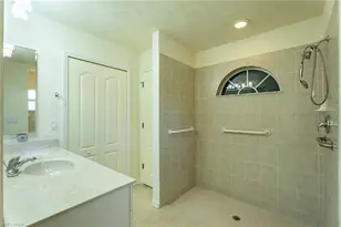 824 SE 3rd Pl, Cape Coral, FL 33990 - Photo 11