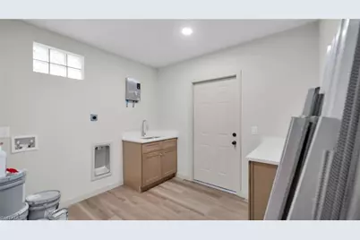 203 Carol Way, Fort Myers, FL 33905 - Photo 17