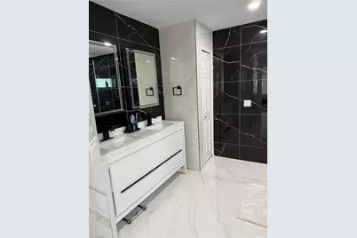 1009 SE 5th Ave, Cape Coral, FL 33990 - Photo 13