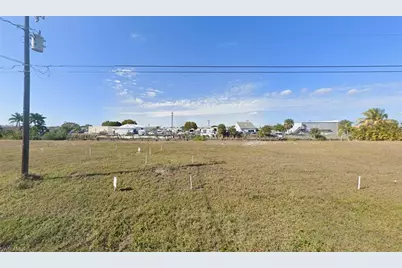 1020 SE 13th Ave, Cape Coral, FL 33990 - Photo 3