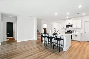 17765 Paradiso Wy, North Fort Myers, FL 33917 - Photo 11