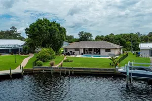 18537 Klingler Cir, Port Charlotte, FL 33948 - Photo 9