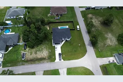 3631 NE 11th Pl, Cape Coral, FL 33909 - Photo 17