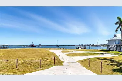 655 Matanzas Ct, Fort Myers Beach, FL 33931 - Photo 7