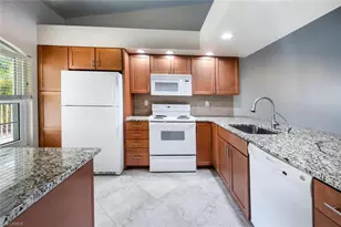 242 Newport Dr, Naples, FL 34114 - Photo 5