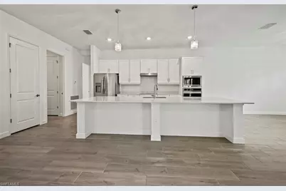 11017 Hanging Vine Dr, Fort Myers, FL 33913 - Photo 9