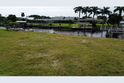1142 SE 36th St, Cape Coral, FL 33904 - Photo 13