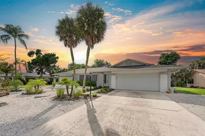 12150 McGregor Blvd, Fort Myers, FL 33919 - Photo 5