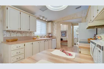 70 Sunrise Ave, North Fort Myers, FL 33903 - Photo 21