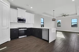 2530 NW 25th Pl, Cape Coral, FL 33993 - Photo 5