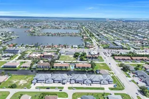 710 SW 47th St, Cape Coral, FL 33914 - Photo 13