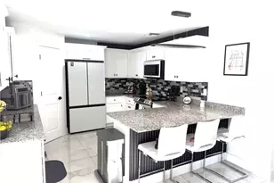 814 Santa Barbara Blvd, Cape Coral, FL 33991 - Photo 9