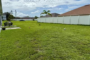 926/928 SW 39th Terrace, Cape Coral, FL 33914 - Photo 11