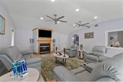 2705 SE 18th Pl, Cape Coral, FL 33904 - Photo 11