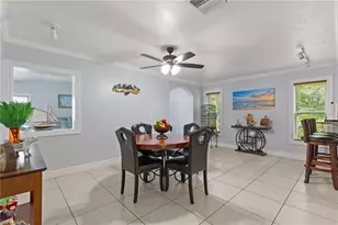 2705 SE 18th Pl, Cape Coral, FL 33904 - Photo 5