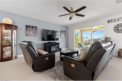 107 SW 39th St, Cape Coral, FL 33914 - Photo 9