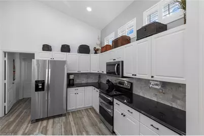 1059 Briarwood Blvd, Naples, FL 34104 - Photo 9