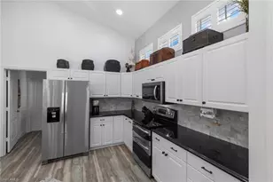 1059 Briarwood Blvd, Naples, FL 34104 - Photo 9