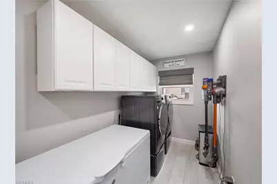 419 Pinecrest Ct, Cape Coral, FL 33904 - Photo 29