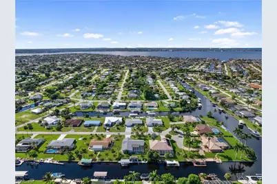 419 Pinecrest Ct, Cape Coral, FL 33904 - Photo 43