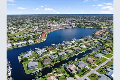 419 Pinecrest Ct, Cape Coral, FL 33904 - Photo 41