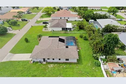 236 SE 20th Ct, Cape Coral, FL 33990 - Photo 3