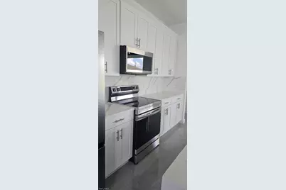 402 NW 10th St, Cape Coral, FL 33993 - Photo 1