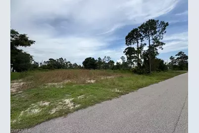 1055 Manta Ave S, Lehigh Acres, FL 33974 - Photo 3