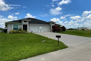 1333 NE 15th Ln, Cape Coral, FL 33909 - Photo 3