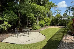 11279 Longshore Way W, Naples, FL 34119 - Photo 19