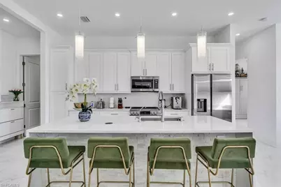 116 SE 5th Pl, Cape Coral, FL 33990 - Photo 9