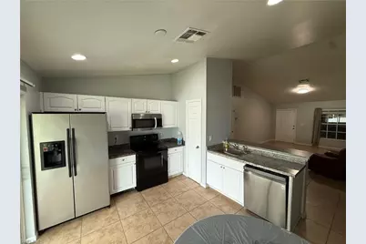 111 Kismet Pkwy E, Cape Coral, FL 33909 - Photo 5