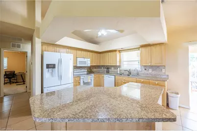 334 NE 17th St, Cape Coral, FL 33909 - Photo 13