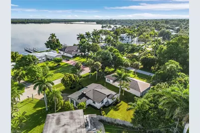 4472 E Riverside Dr, Fort Myers, FL 33905 - Photo 7