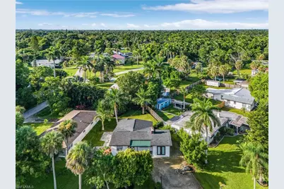 4472 E Riverside Dr, Fort Myers, FL 33905 - Photo 9