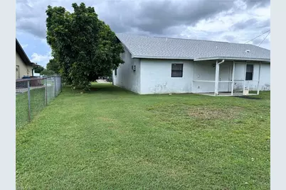 205 NE 9th Ct, Cape Coral, FL 33909 - Photo 27