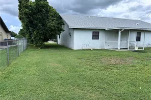 205 NE 9th Ct, Cape Coral, FL 33909 - Photo 27