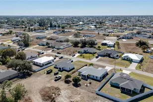 4305 NE 20th Pl, Cape Coral, FL 33909 - Photo 31