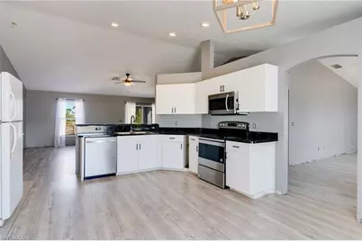 4305 NE 20th Pl, Cape Coral, FL 33909 - Photo 3