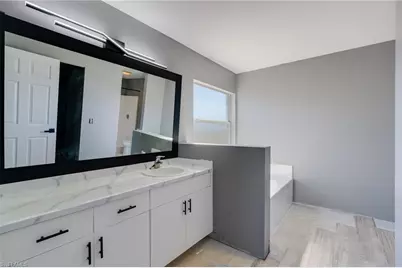 4305 NE 20th Pl, Cape Coral, FL 33909 - Photo 13