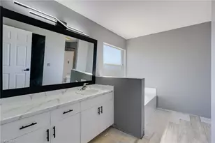 4305 NE 20th Pl, Cape Coral, FL 33909 - Photo 13