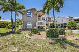 7841 Breakwater Ct, Bokeelia, FL 33922 - Photo 27
