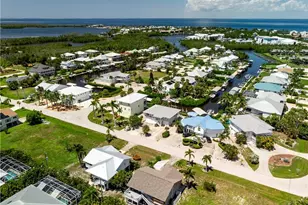 7841 Breakwater Ct, Bokeelia, FL 33922 - Photo 33