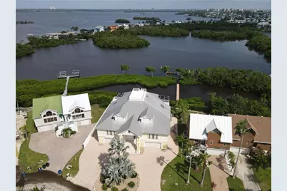 21523 Indian Bayou Dr, Fort Myers Beach, FL 33931 - Photo 5