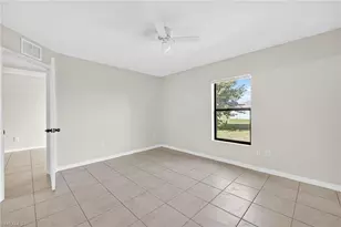 908 SE 6th Ct, Cape Coral, FL 33990 - Photo 7