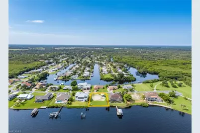 2053 Club House Rd, North Fort Myers, FL 33917 - Photo 7